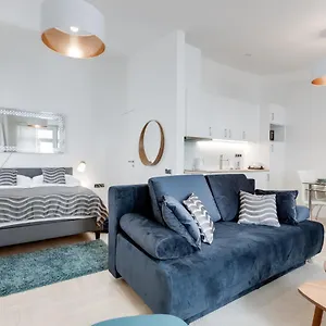 Royal In The Heart Of Apartment
