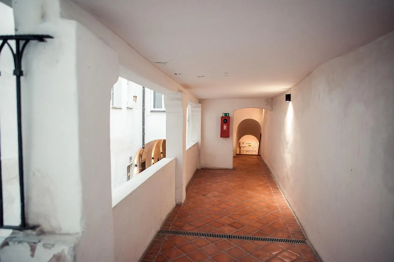 פראג Apartment Astronomical Clock 0*,